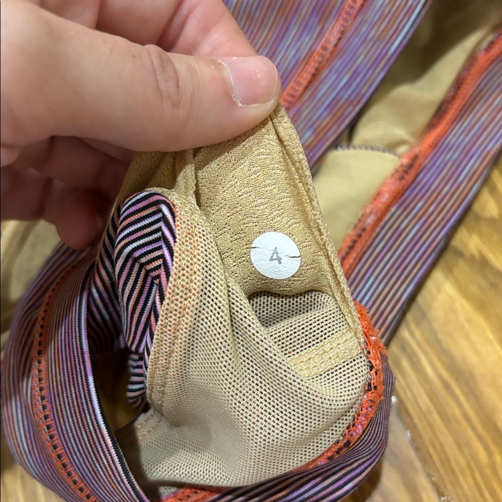 Lululemon Size 4 Pranayama Sports Bra We Are From Space Multicolor - Picture 3 of 4